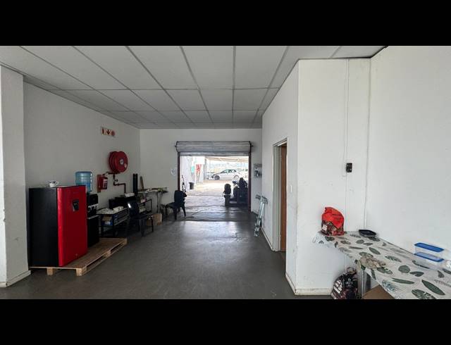 313M² WAREHOUSE TO LET IN WYNBERG